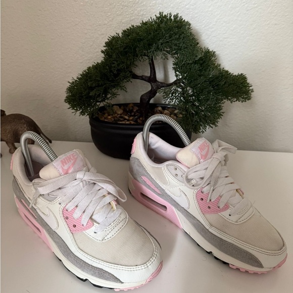 Nike Air Max 90 Women's Sneakers - Pink, White, and Gray - Picture 4 of 7